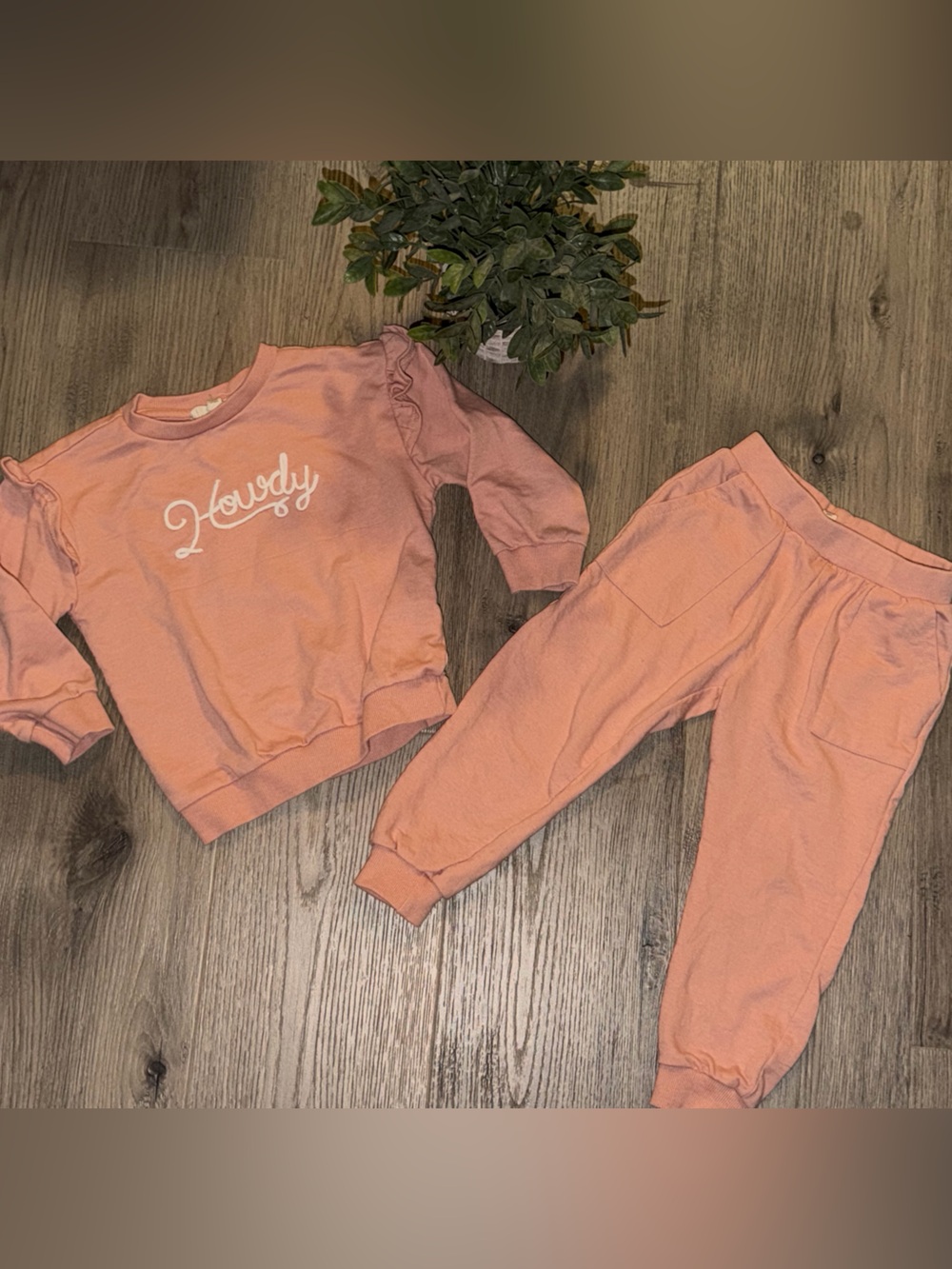 Jessica Simpson Pink 'Howdy' Sweatshirt & Joggers Set